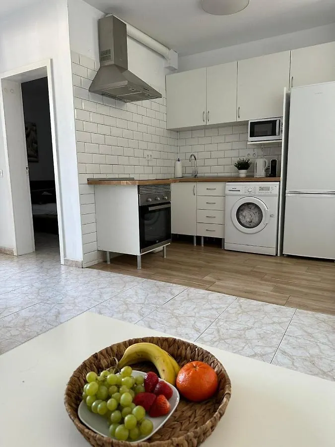 Pool View Apartment Primavera Arona  Spagna