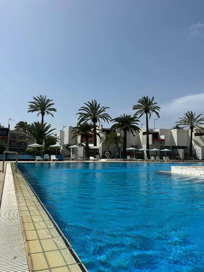 Pool View Apartment Primavera أرونا إسبانيا